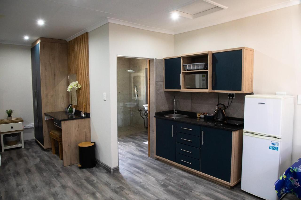 Opstal Gastehuis Potchefstroom Luaran gambar